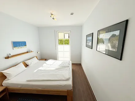 2.Schlafzimmer mit Doppelbett