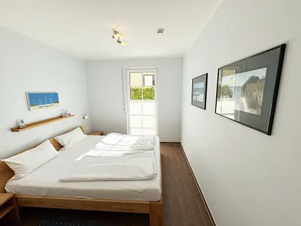 2.Schlafzimmer mit Doppelbett