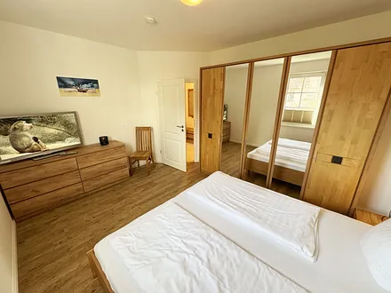 1. Schlafzimmer mit Doppelbett