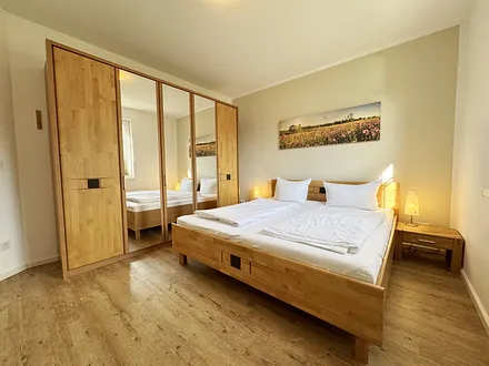 1. Schlafzimmer mit Doppelbett