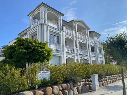 Blick zur Villa Annika