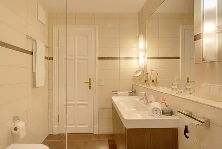 Bad mit ebenerdiger Dusche