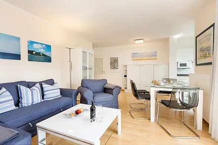 Der Blick zum komfortablen Eßbereich.