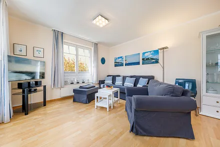 Flat-TV, HiFi-Anlage und kostenfreies WLAN sind vorhanden.