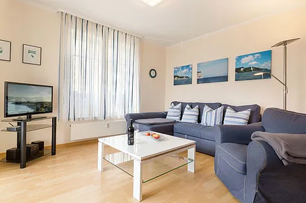 Flat-TV, HiFi-Anlage und kostenfreies WLAN sind natürlich vorhanden.