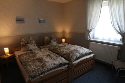 2. Schlafzimmer mit separaten Betten