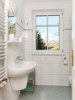 Bad mit Dusche / WC