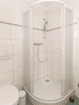 Bad mit Dusche / WC