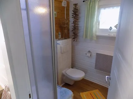 Das Duschbad im Erdgeschoss