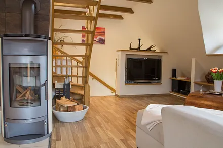 Wohnbereich mit Kamin