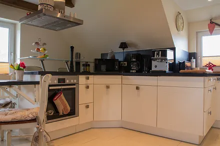 Küchenbereich mit Essecke