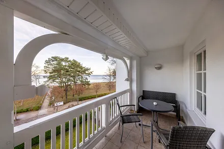 Genießen Sie den Meerblick vom Balkon und vom Wohnzimmer!