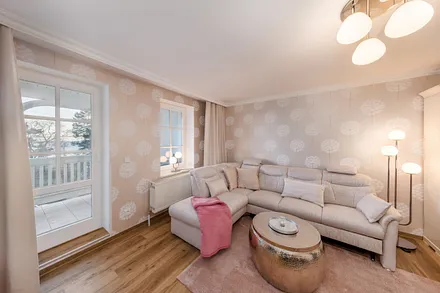 Genießen Sie den Meerblick vom Balkon und vom Wohnzimmer!