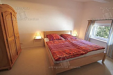 Schlafzimmer 1