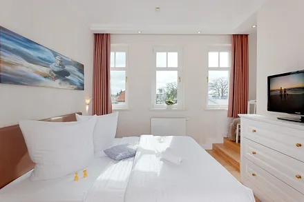 1. Schlafzimmer mit Doppelbett