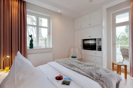 2. Schlafzimmer mit Doppelbett