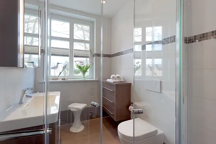 Bad mit ebenerdiger Dusche