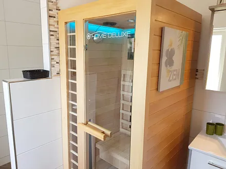 Infrarotkabine mit Farblichttherapie