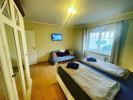 Schlafzimmer mit TV 