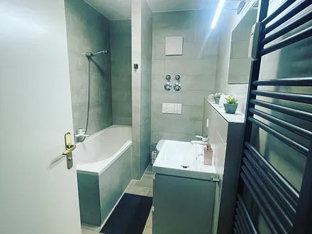 Badezimmer mit Badewanne