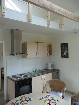 Küchenzeile und Terrassenzugang