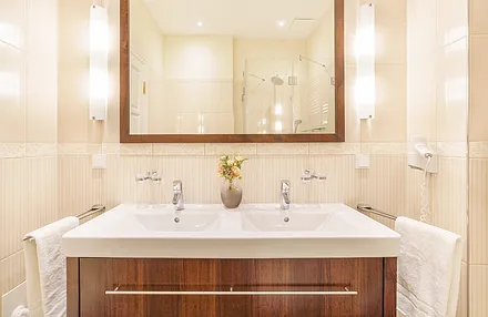 Bad mit ebenerdiger Dusche