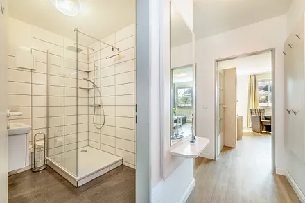 Blick in das schicke Bad.