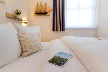 Schlafzimmer mit Doppelbett