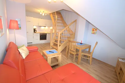 Wohnzimmer mit Küchenbereich