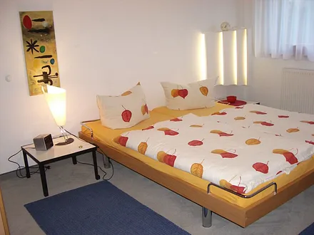 eins der beiden Schlafzimmer