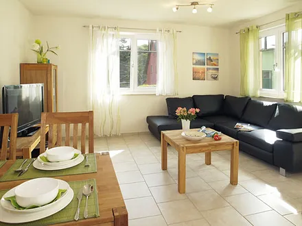 Wohnzimmer mit gemütlicher Sitzecke