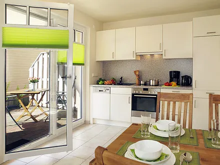 moderne Küchenzeile, Zugang zur Terrasse