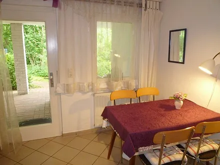 Separate Küche mit Essplatz