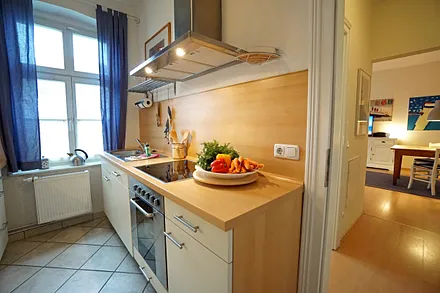 separate voll ausgestattete Küche