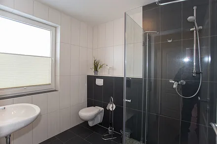 Bad mit ebenerdiger Dusche