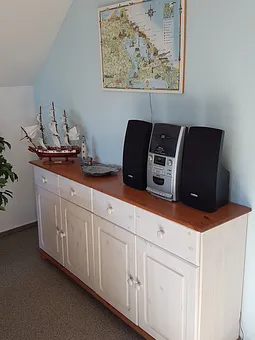 Wohnzimmer (Radio mit CD-Player)