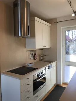 Alle Räume haben hygienischen Naturholzboden, Insektenschutz vor den Fenstern