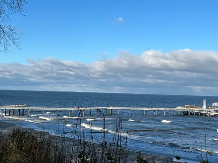 Blick vom Höhenweg auf die Seebrücke