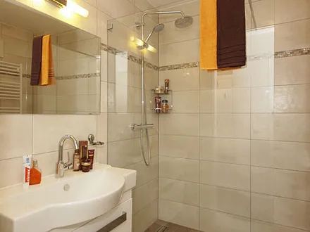 Duschbad ohne Fenster