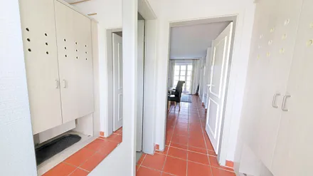 Der Flur mit Einbauschrank