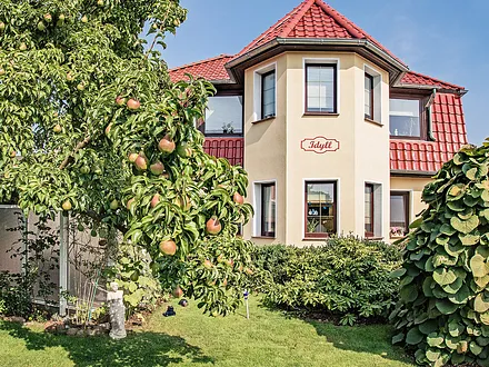 Außenaufnahme vom Grundstück.