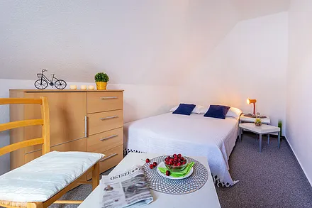 Zweites Schlafzimmer mit Schlafcouch (Größe 1,40 x 1,90 m) Obergeschoss