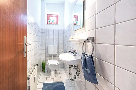 separates Gäste-WC Parterre