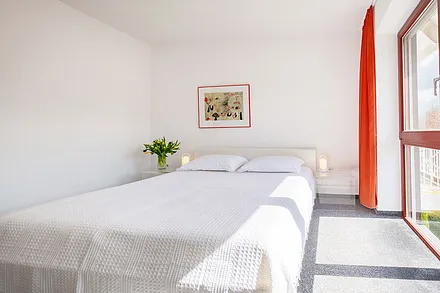 Schlafzimmer mit Doppelbett Obergeschoss