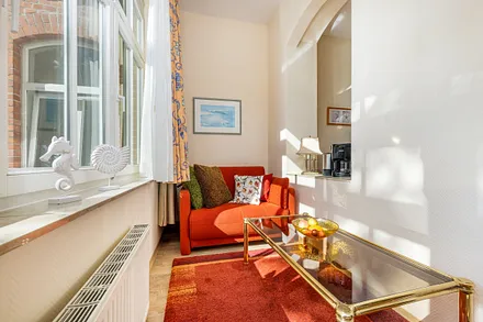 Hier der Blick in die nach Süden ausgerichtete Loggia.