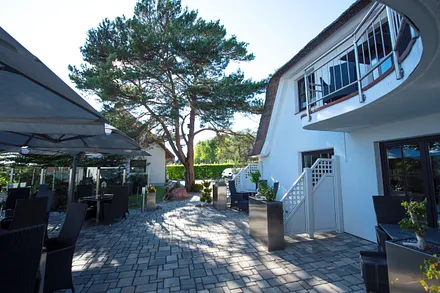 Frühstücksterrasse, Terrasse zum Sonnen und Relaxen, mit Blick auf den Selliner See