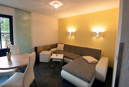 Sitzcouch mit Aufbettungsmöglichkeit