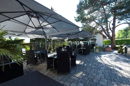 Frühstücksterrasse, Terrasse zum Sonnen und Relaxen, mit Blick auf den Selliner See