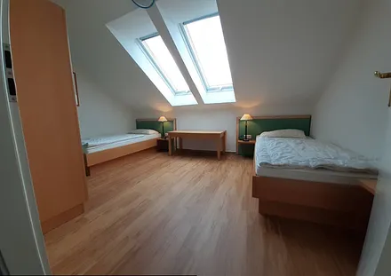Kinder-/Schlafzimmer mit 2 Betten