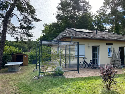 Terrassenecke Johanna I- links mit Autostellplatz